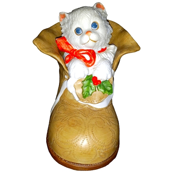 VINTAGE G G SANTIAGO CHRISTMAS COLLECTIBLE. A White Kitten in a Shoe! - Picture 1 of 12